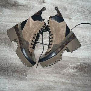 LV Combat Boots